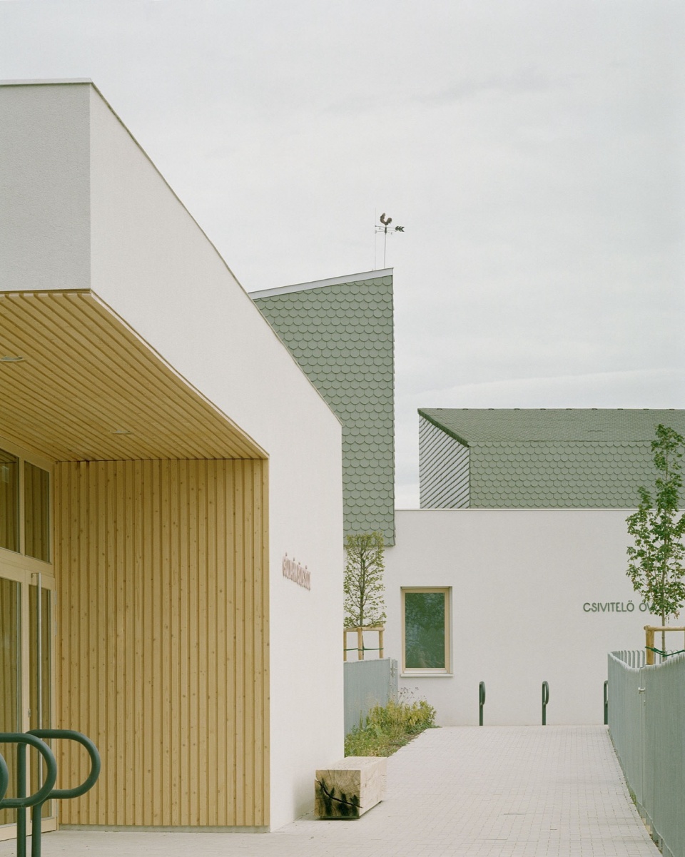 Children s Grove on the hill by Archikon Architects
