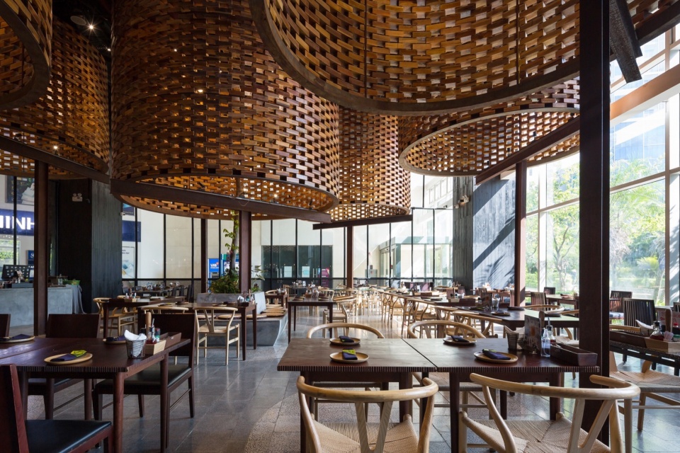 pizza 4ps restaurant landmark 72 by oddo architects