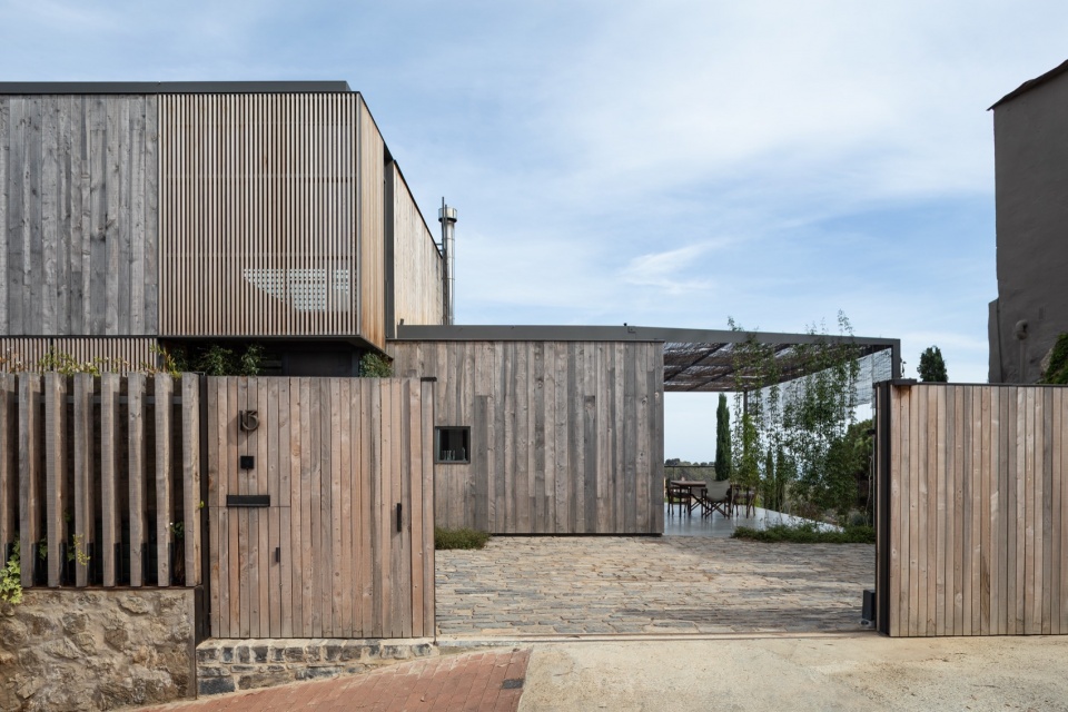 MORATO vivienda en el Turo del Coll en Barcelona by Arquitectura Anna Noguera