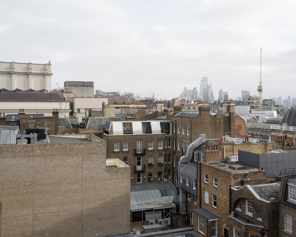 covent garden apartment by carmody groarke