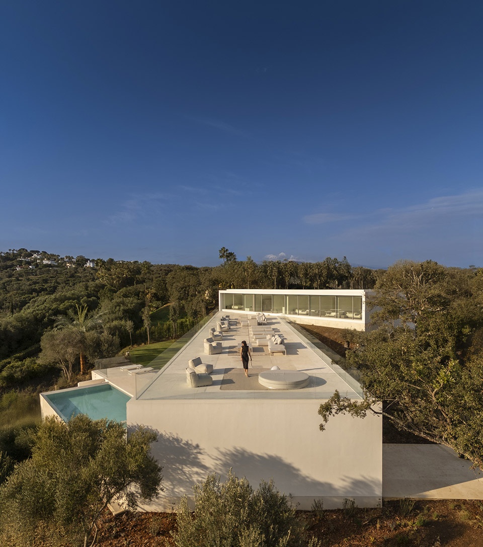 villa 95 in sotogrande by fran silvestre arquitectos