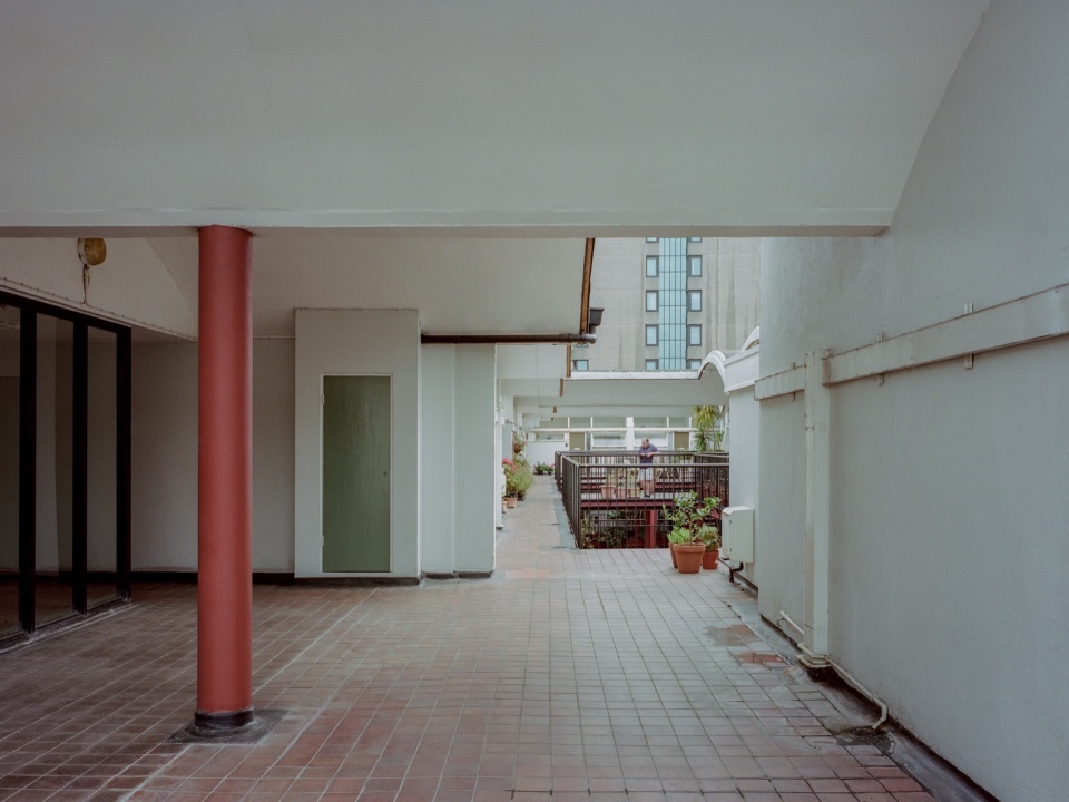 crescent house by type
