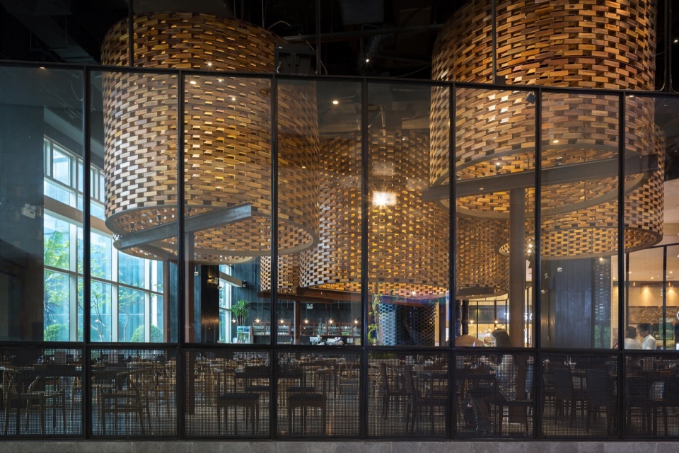pizza 4ps restaurant landmark 72 by oddo architects