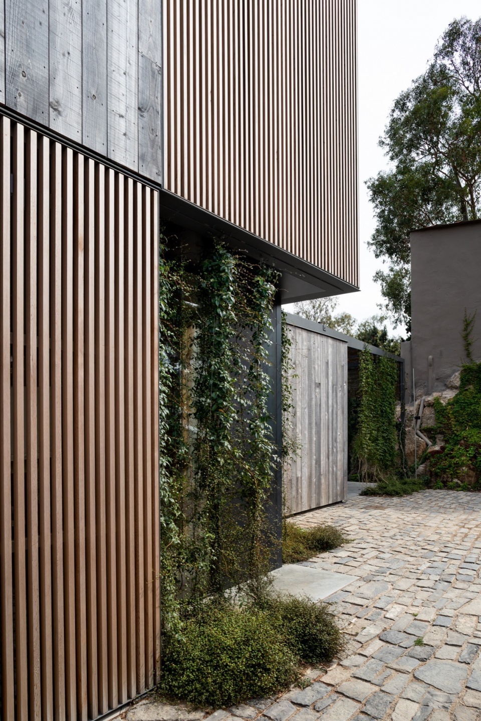 MORATO vivienda en el Turo del Coll en Barcelona by Arquitectura Anna Noguera