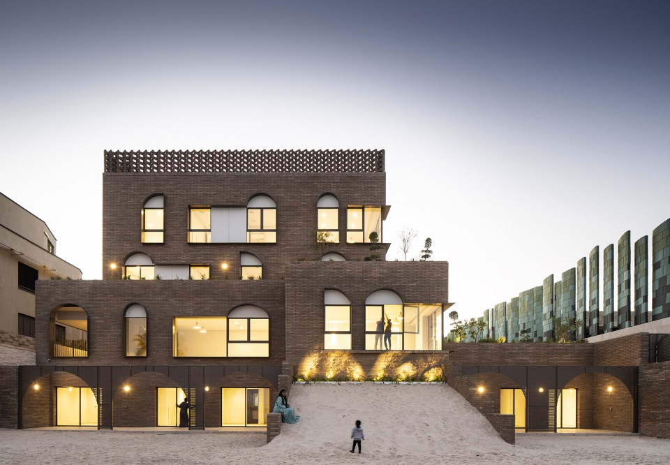 yal living by agi architects