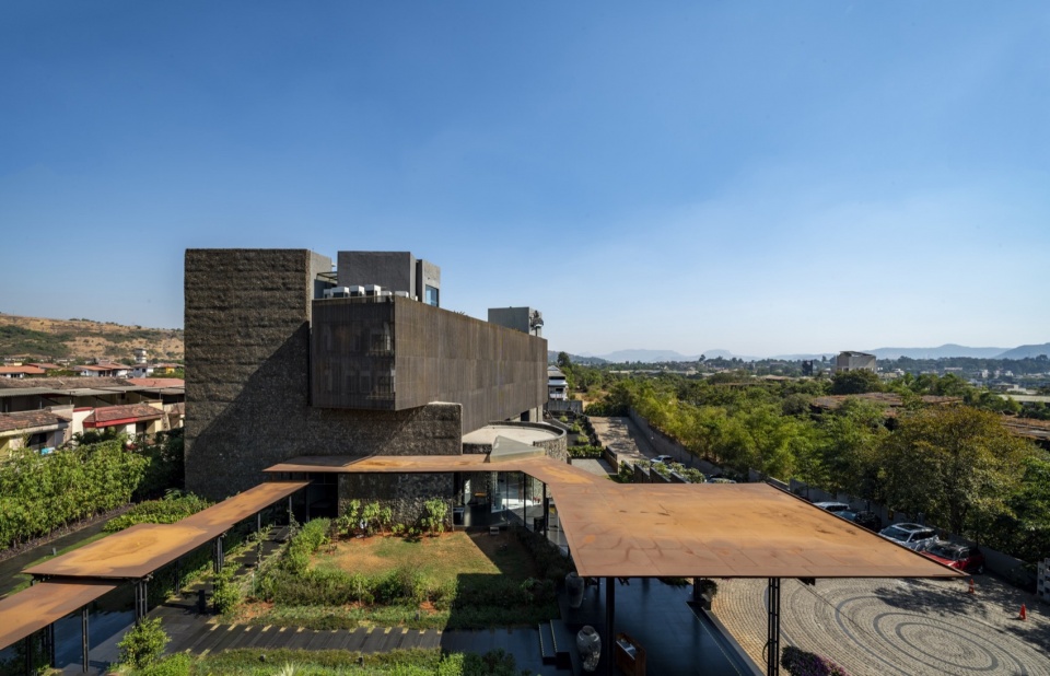 Radisson Resort Spa by Malik Architecture