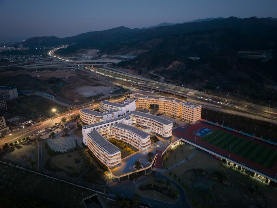 The New District Of Yiwu Art School China by UAD