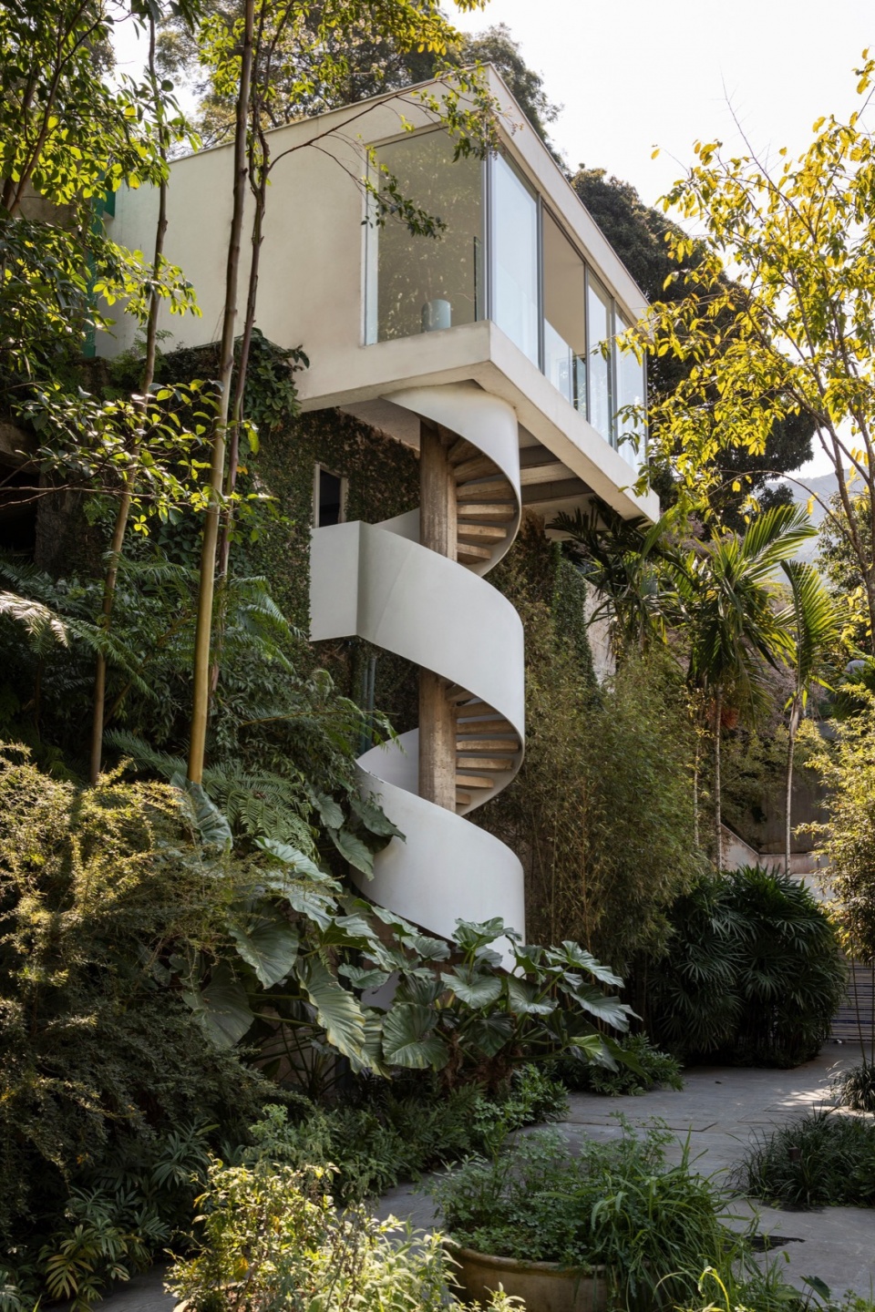 Itauna House by Siqueira Azul Architecture