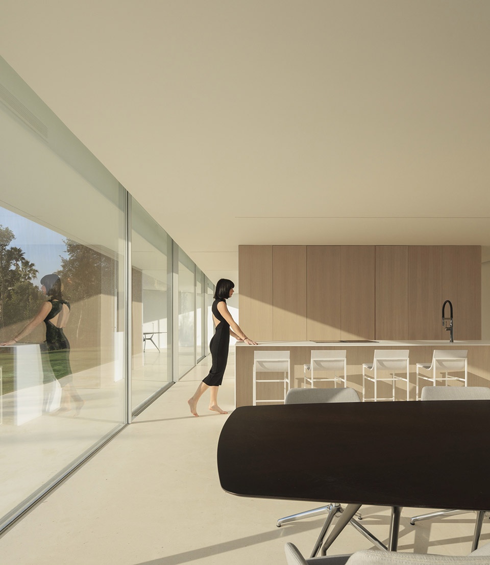 villa 95 in sotogrande by fran silvestre arquitectos