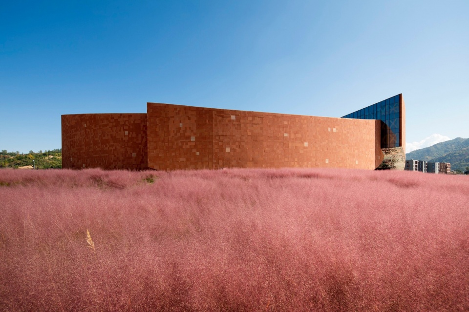 Maiji Mountain Visitor Center by ZXD Architects BIAD