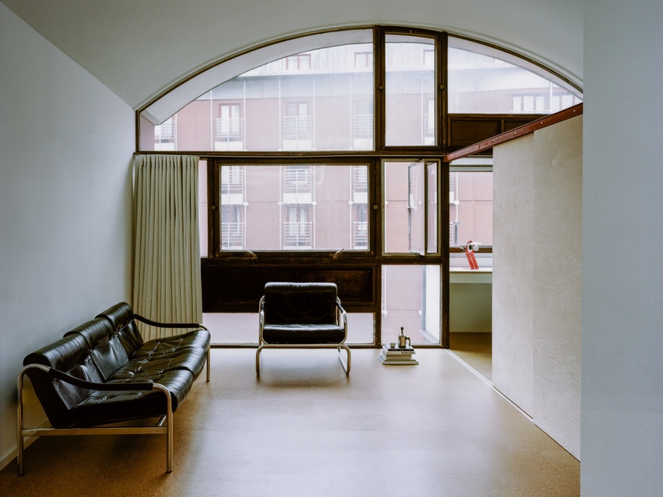 crescent house by type