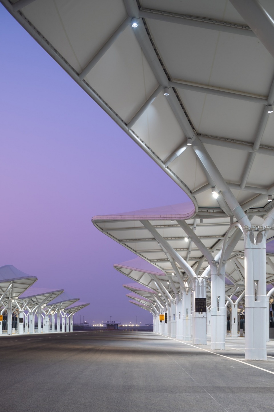 Haikou New Port Area Second Tier Customs Cargo Inspection Facility by CAPOL Design Group