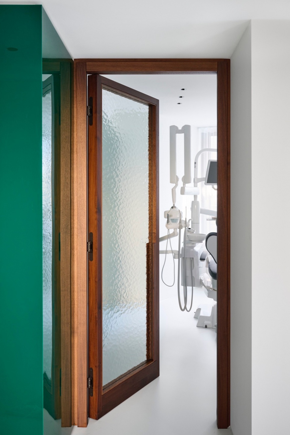 T7 dental practice by BATEK ARCHITEKTEN