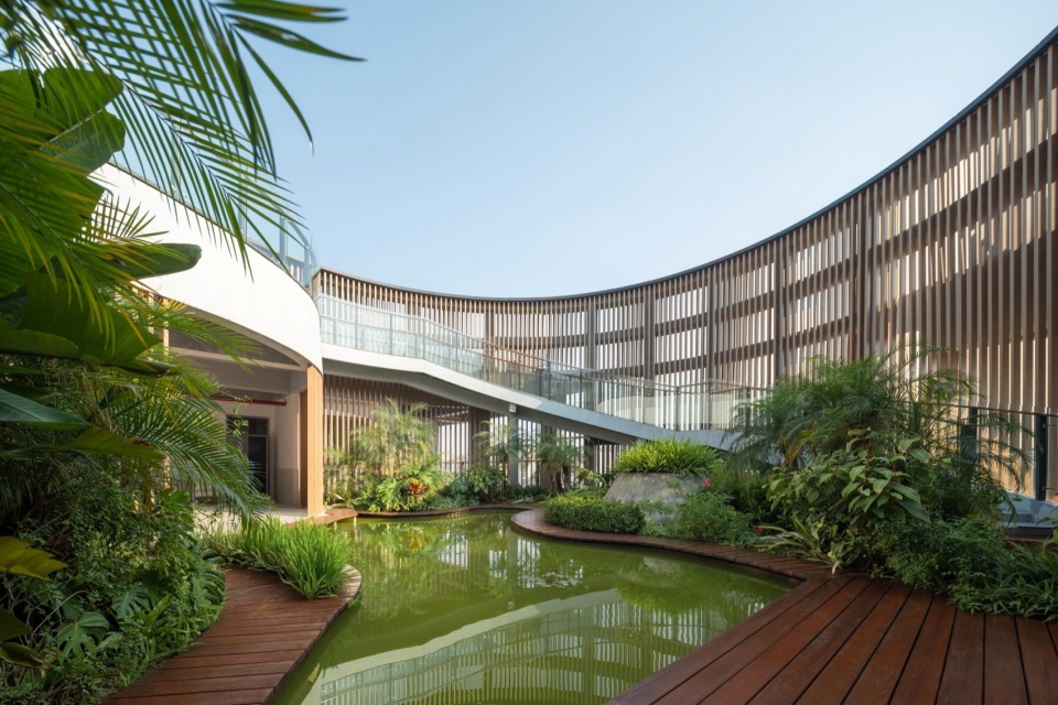 Shenzhen Longgang District Longling School by Shenzhen Yijing Architectural Design Co Ltd