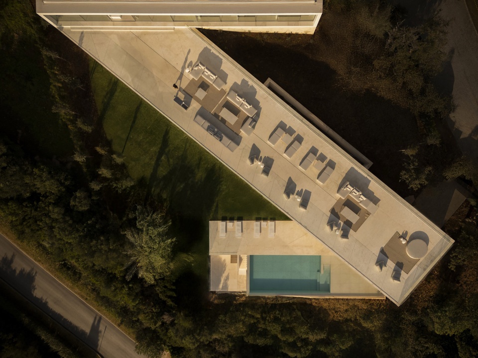 villa 95 in sotogrande by fran silvestre arquitectos