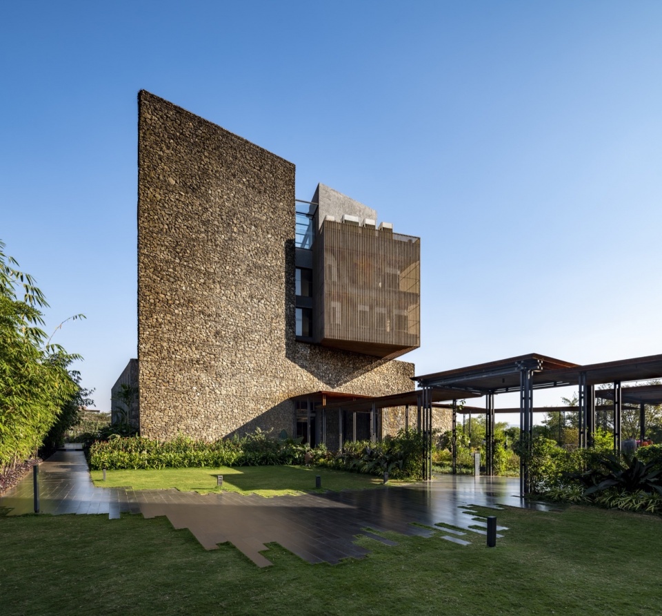 Radisson Resort Spa by Malik Architecture