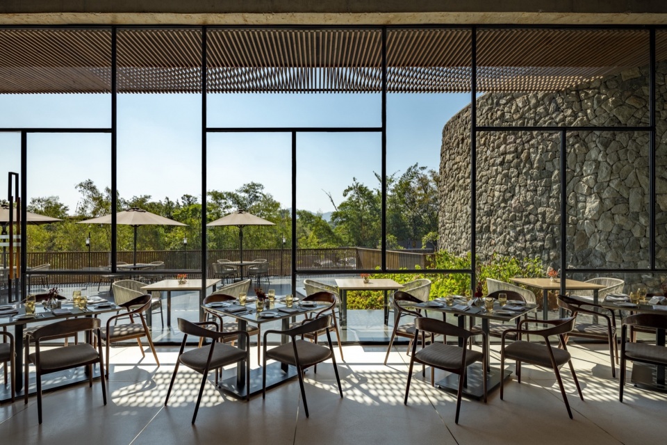 Radisson Resort Spa by Malik Architecture