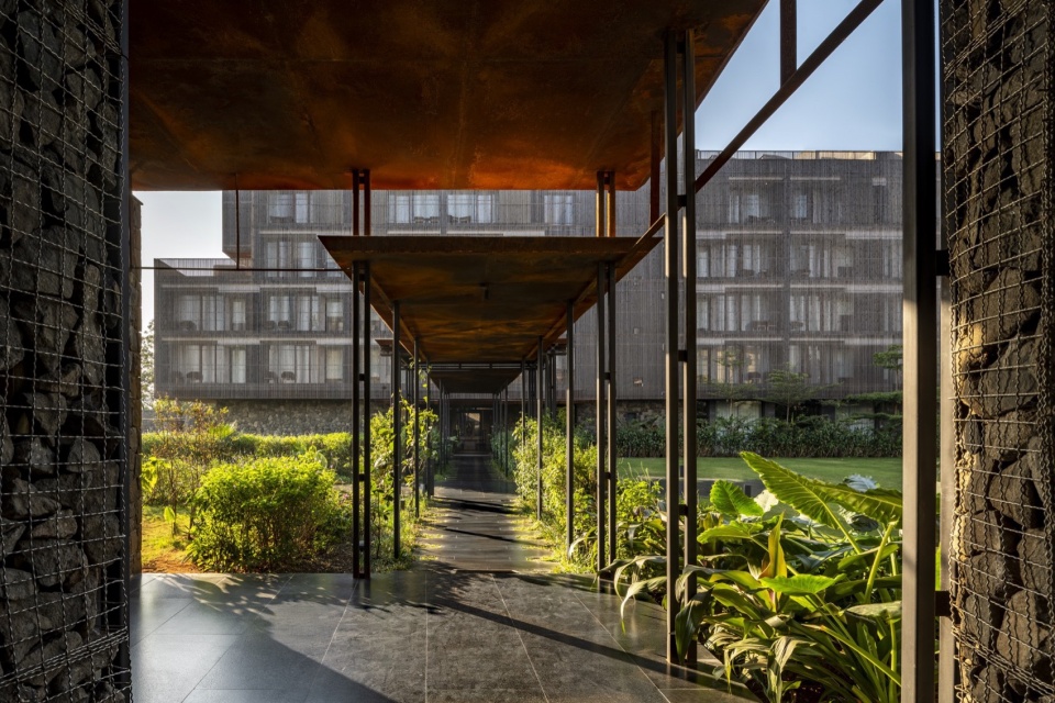 Radisson Resort Spa by Malik Architecture