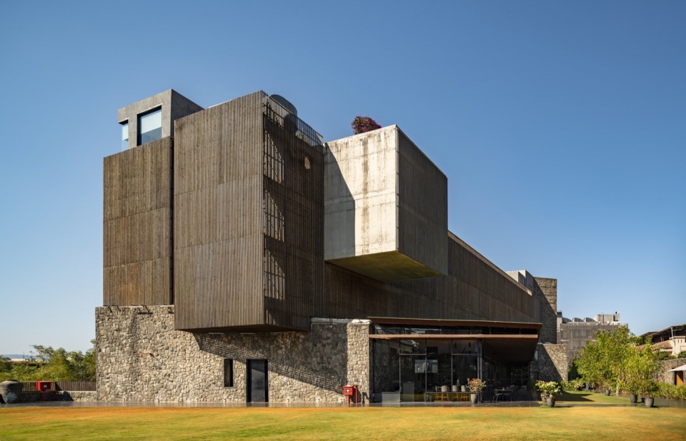 Radisson Resort Spa by Malik Architecture