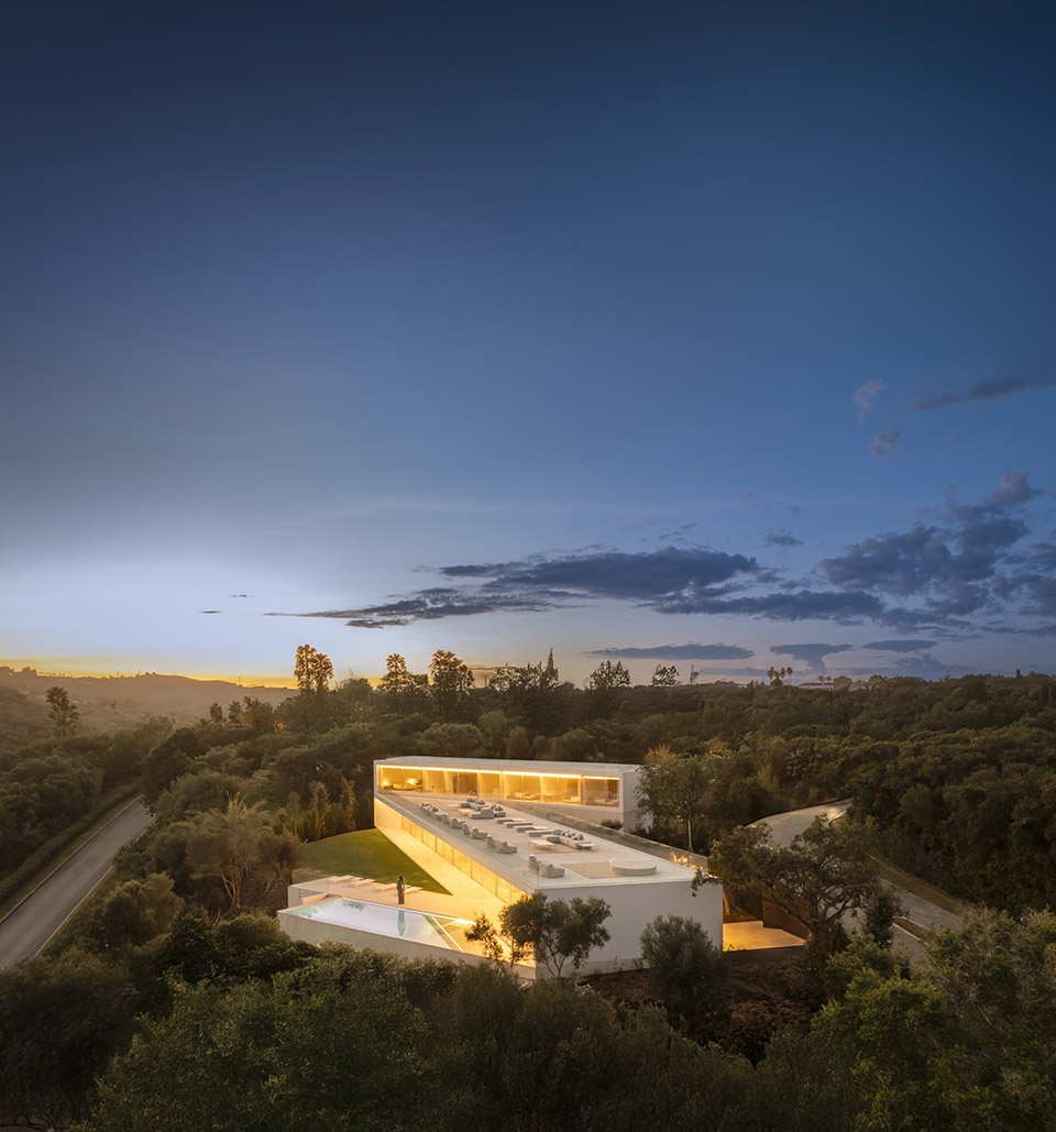 villa 95 in sotogrande by fran silvestre arquitectos