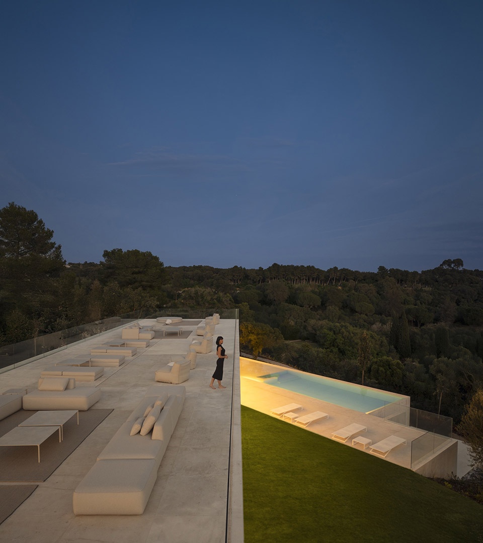 villa 95 in sotogrande by fran silvestre arquitectos