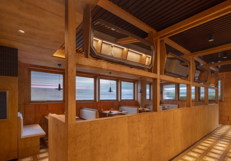 一楼餐区部分 First floor dining area©黑水