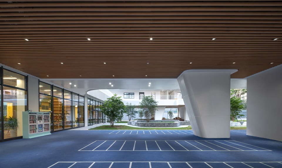 Shenzhen Hongshan Middle School CAPOL