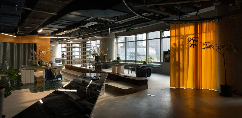 889glo art space by spactrum