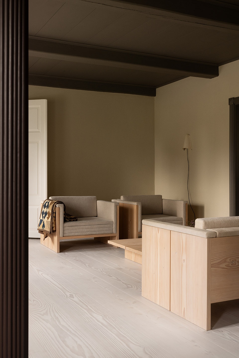 dinesen county house by mentze ottenstein