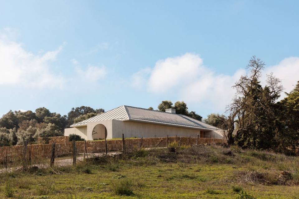 house in serra do louro by joao completo cimbre