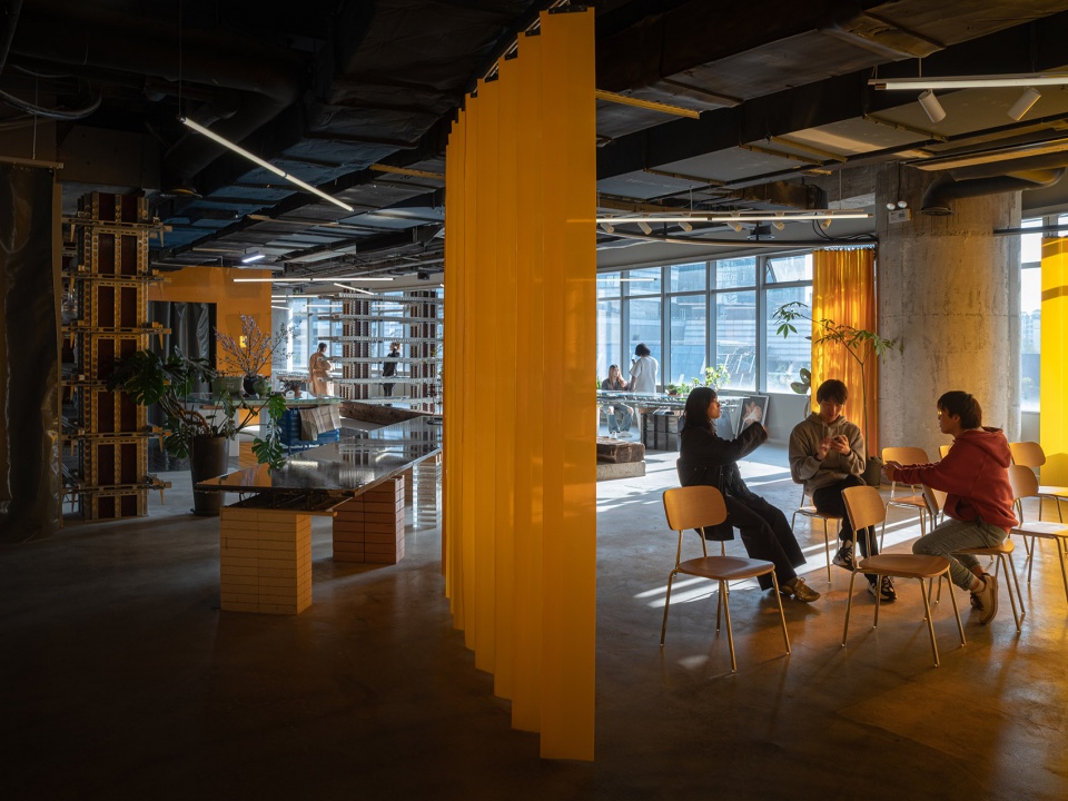 889glo art space by spactrum