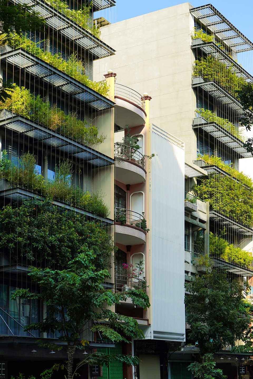 triple e hotel by taa design