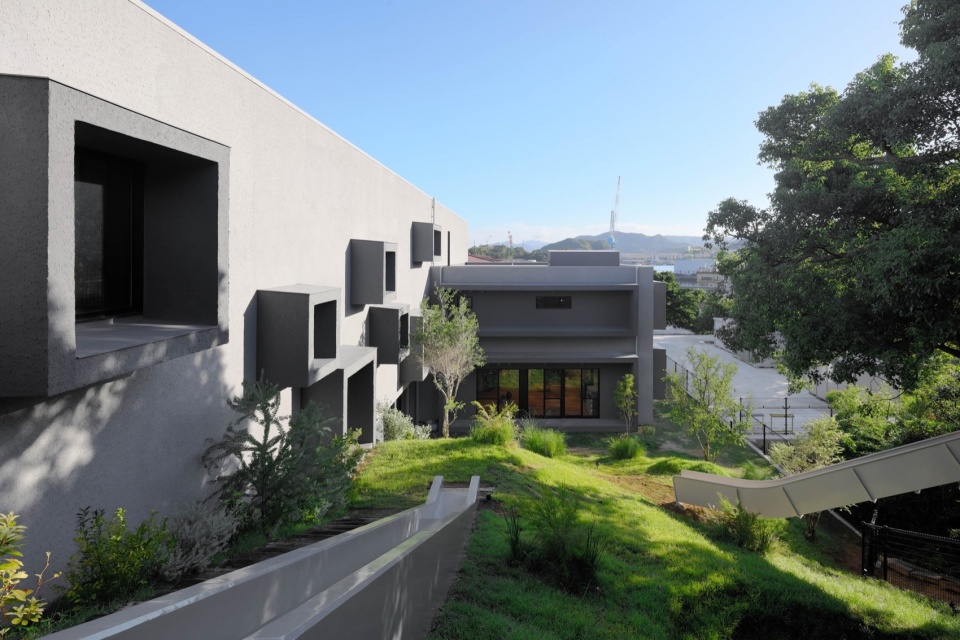 FK Kindergarten and Nursery by HIBINOSEKKEI Youji no Shiro KIDS DESIGN LABO