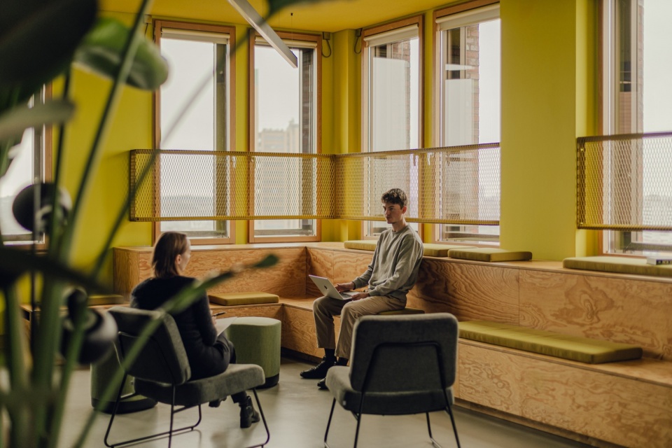 Freshfields Bruckhaus Deringe office by Kinzo