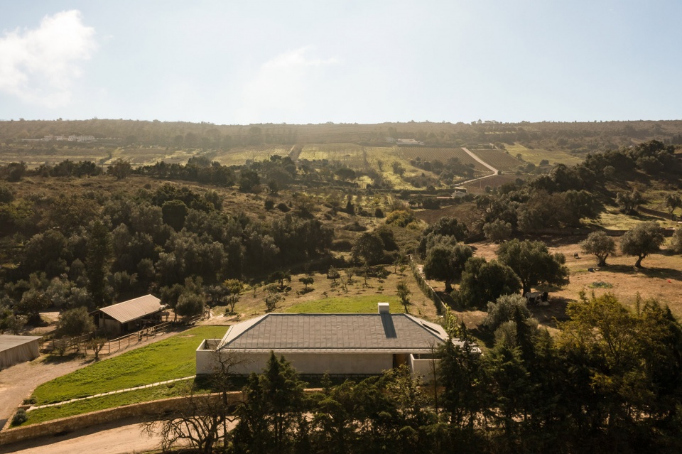 house in serra do louro by joao completo cimbre