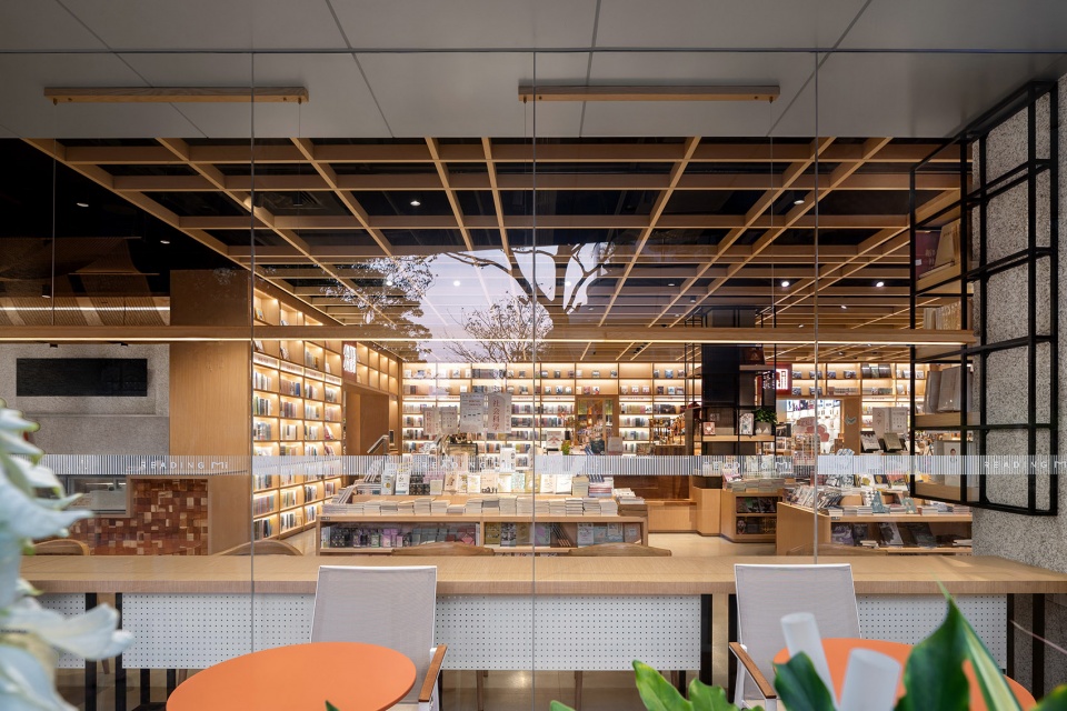 i reading at dayun tiandi branch shenzhen by moc design