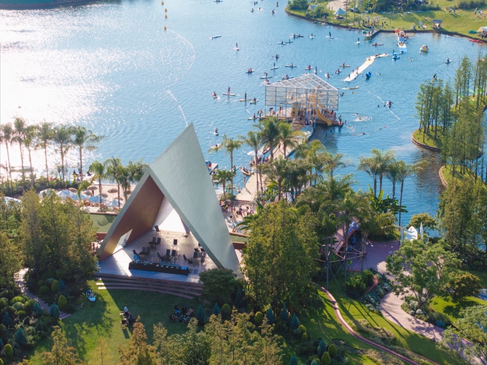 Luxelakes Edenland by DL Atelier