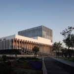 同济大学艺嘉楼（嘉定校区学生活动中心）/ 同济大学建筑设计研究院（集团）有限公司 麟和建筑工作室