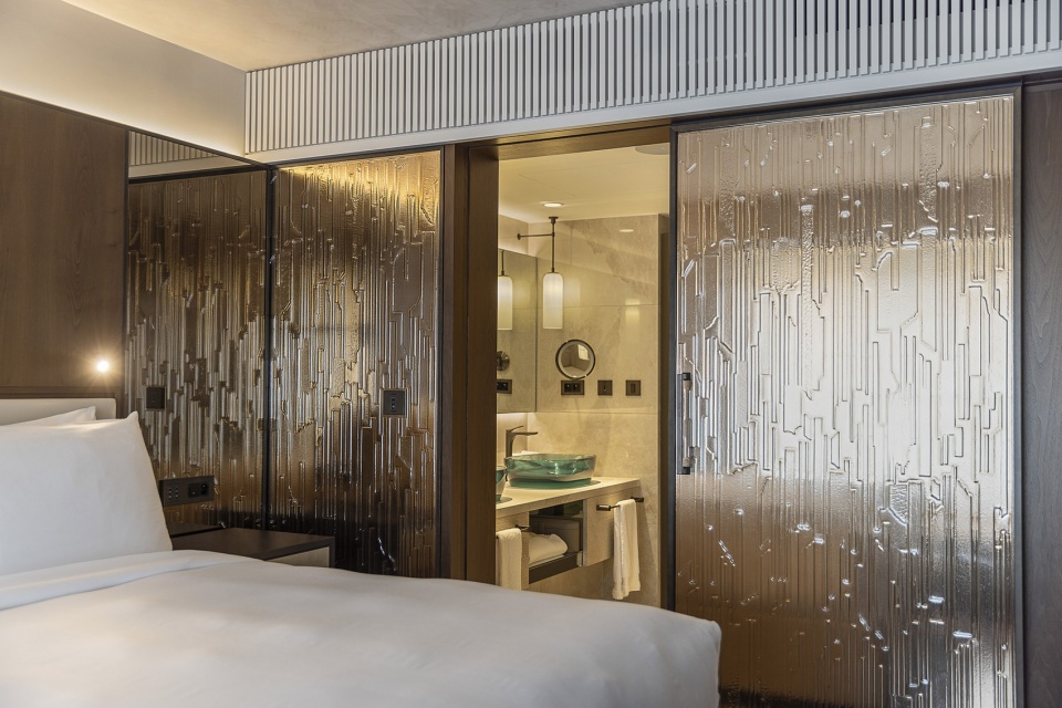 fairmont golden prague glass wall by lasvit
