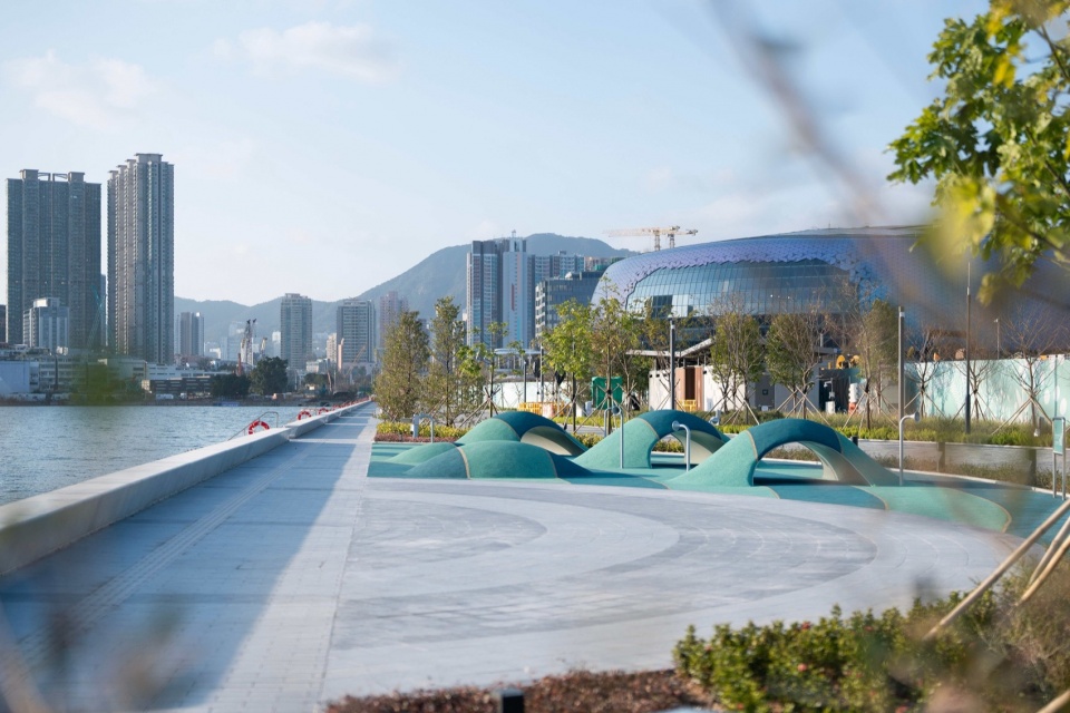 KAI TAK PROMENADE