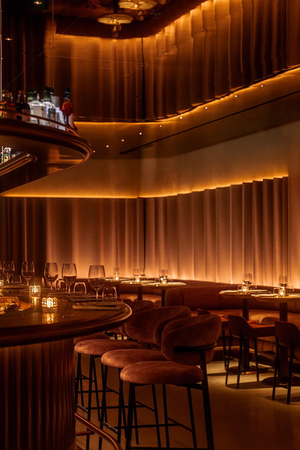 mr porter steakhouse bar lounge by baranowitz kronenberg