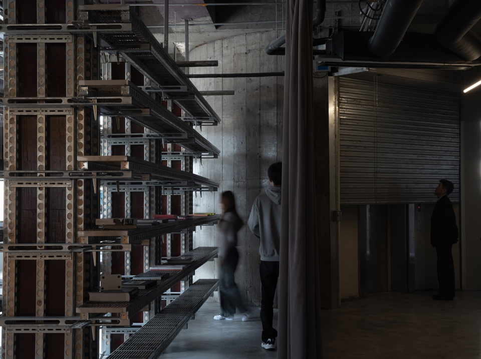 889glo art space by spactrum