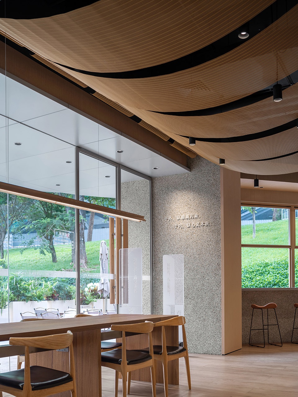 i reading at dayun tiandi branch shenzhen by moc design