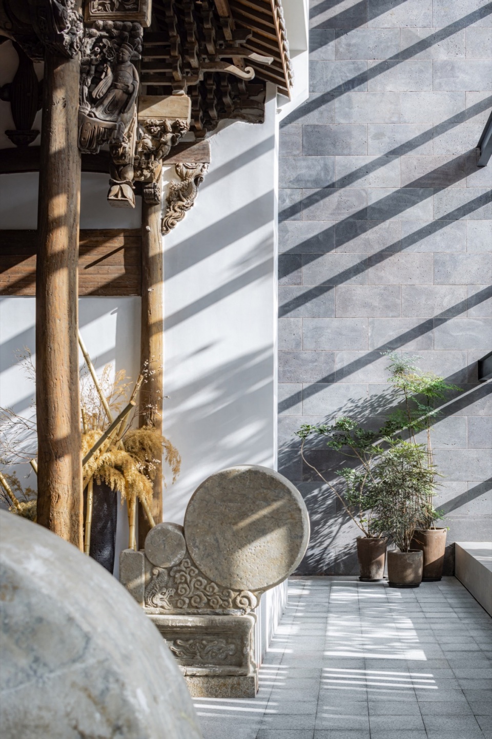 AVIVA DALI Consciousness Theatre by Reborn Design