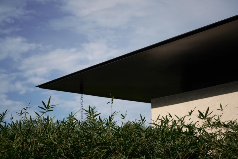 Anadu Pine Villa by STUDIO8 Architects
