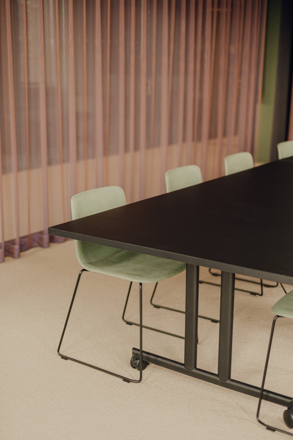 Freshfields Bruckhaus Deringe office by Kinzo