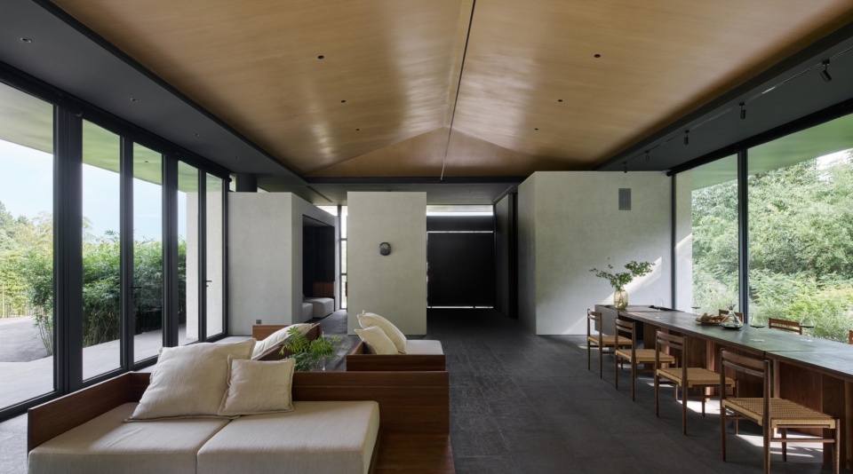 Anadu Pine Villa by STUDIO8 Architects