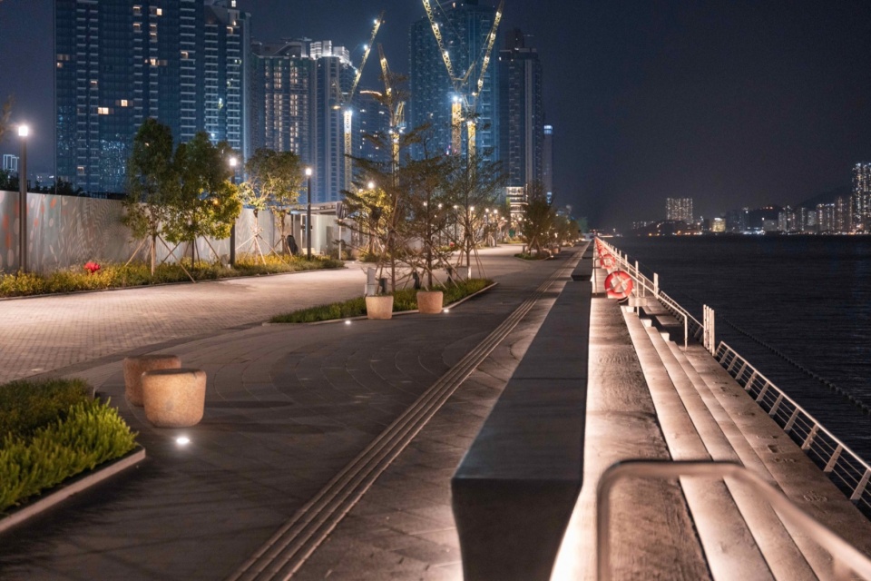 KAI TAK PROMENADE