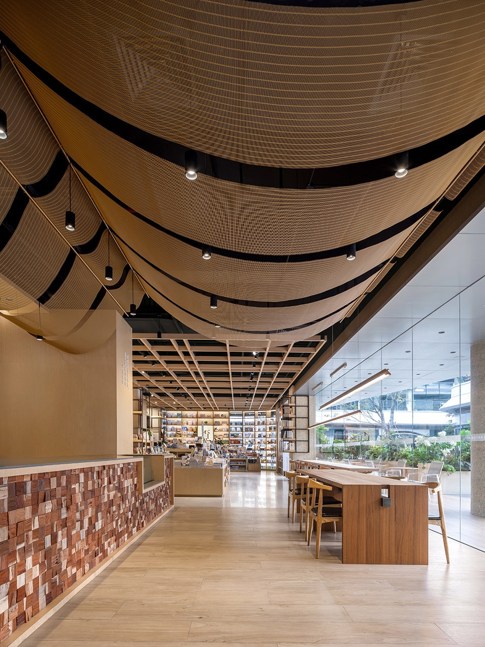 i reading at dayun tiandi branch shenzhen by moc design