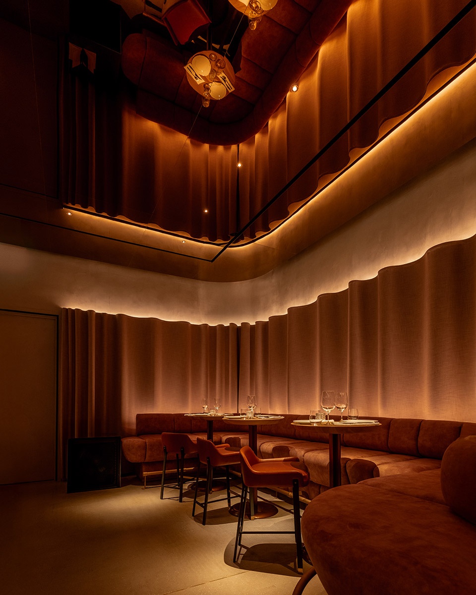 mr porter steakhouse bar lounge by baranowitz kronenberg